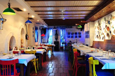 Yunan tavernası kavramı