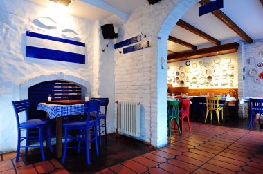 Yunan tavernası kavramı