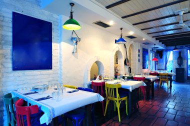 Yunan tavernası kavramı