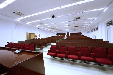 Üniversitesi Konferans Salonu