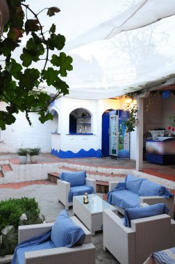 Yunan tavernası kavramı