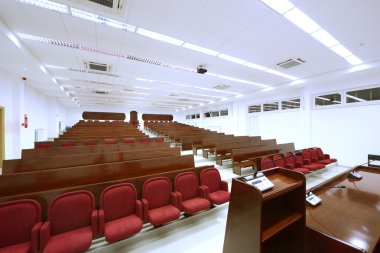 Üniversitesi Konferans Salonu