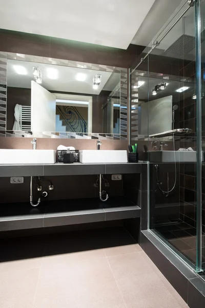 現代的な浴室のインテリア — ストック写真