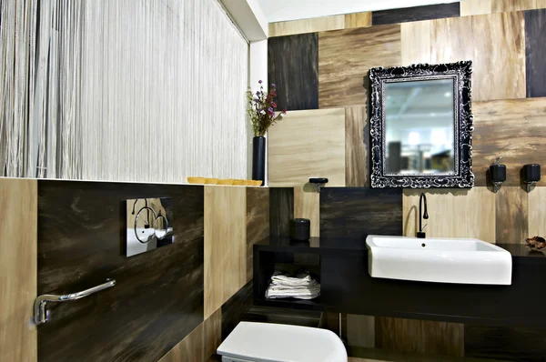 Maison moderne salle de bain — Photo