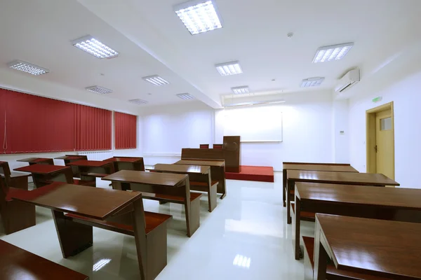 Sala de aula vazia na faculdade — Fotografia de Stock