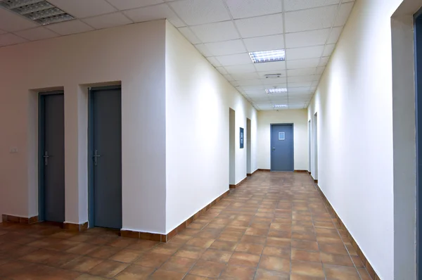 Empty corridor in office building — Stock Photo, Image