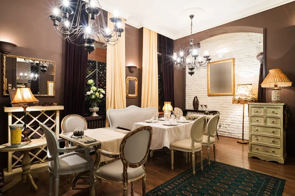 Klassiek restaurant interieur — Stockfoto