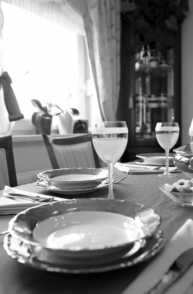 Elegant cutlery  setting for dinner — Stock Photo, Image