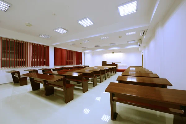 Empty classroom in college — Stock Photo, Image