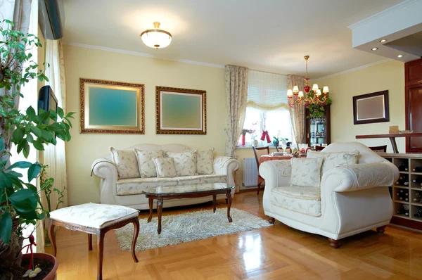 cocina integral lujo — Fotos de Stock © vicnt2815 #41480095