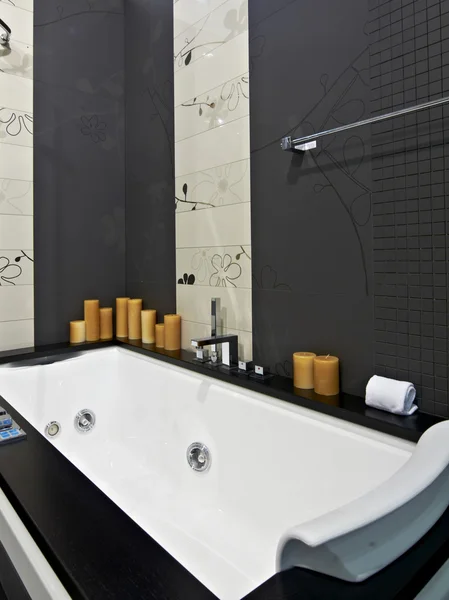 Maison moderne salle de bain — Photo