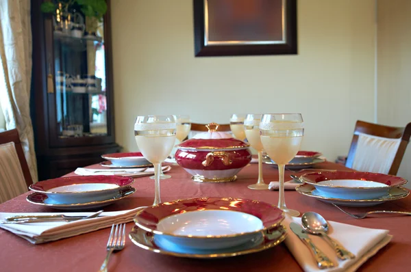 Elegant cutlery  setting for dinner — Stock Photo, Image