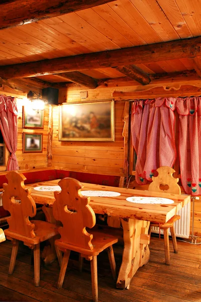 Restaurante com decoração de caça — Fotografia de Stock