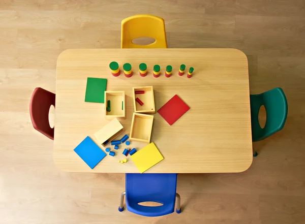 Jardim de infância Montessori Sala de aula pré-escolar — Fotografia de Stock