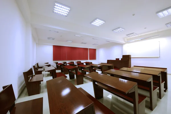 Sala de aula vazia na faculdade — Fotografia de Stock