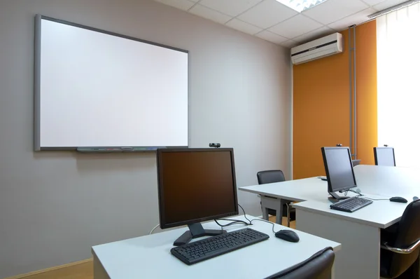Computador sala de aula interior — Fotografia de Stock