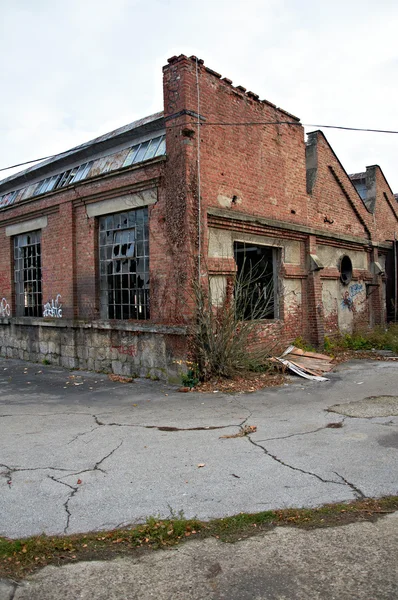 Velha fábrica abandonada Imagem De Stock