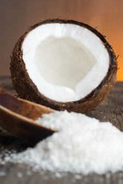 Topraklı Hindistan cevizi pul