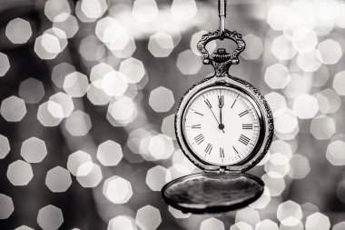 arka plan üzerinde yeni yıl saat