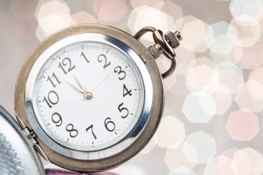 arka plan üzerinde yeni yıl saat