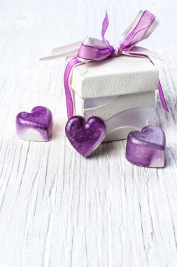 hediye kutusu ve kalp