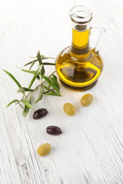 Zeytinyağı ve zeytin