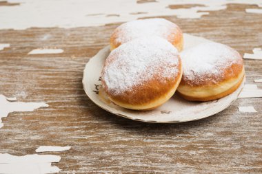 pudra şekeri ile çörek