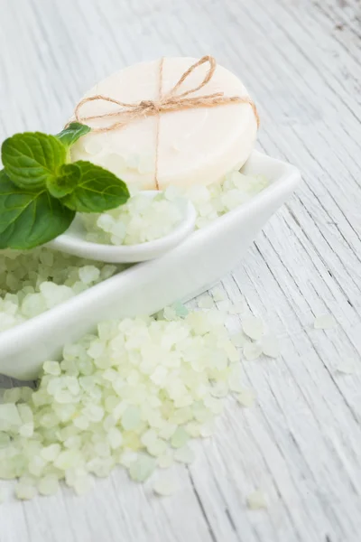 Natural bath salt and soap — Stock Photo, Image