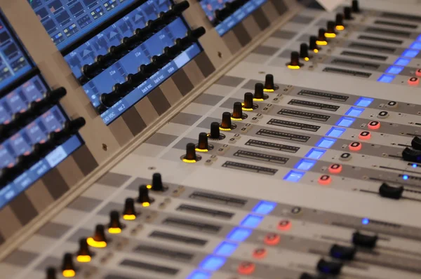 Panel de control en estudio de música — Foto de Stock