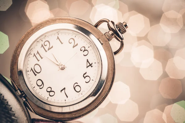 arka plan üzerinde yeni yıl saat