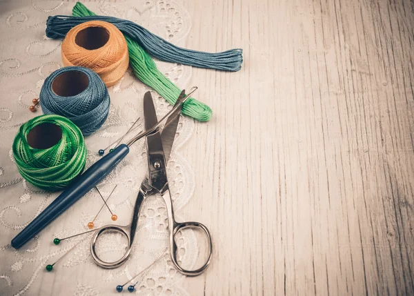 Colored thread and tools for knitting — Stock Photo, Image