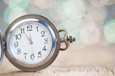 arka plan üzerinde yeni yıl saat