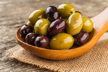 tahta kaşık zeytin