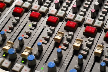 Denetim Masası müzik stüdyosu'nda