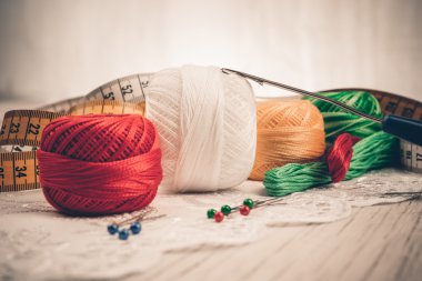 Skeins renkli iplik iplik