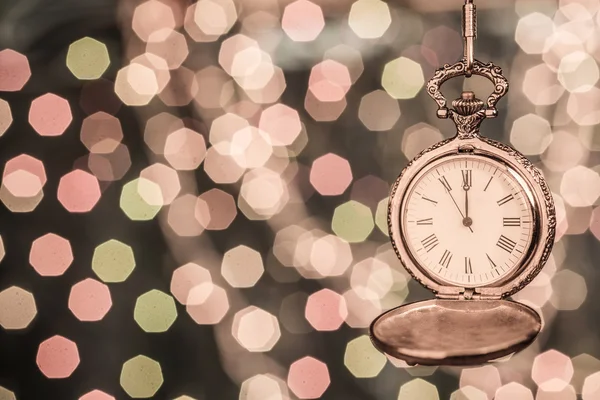 arka plan üzerinde yeni yıl saat