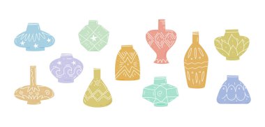 Seramik vazoları hazır. Antika ve modern tarzda çömlek vazoları koleksiyonu. Beyaz arkaplanda izole edilmiş renkli kil kavanozları ile el çizimi vektör illüstrasyonu