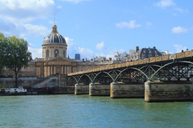 Paris, Fransa'da yaya köprüsü