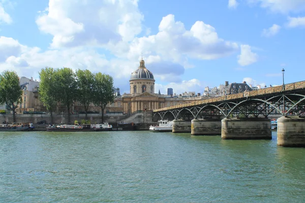 Pedestrian bridge in Paris, FRance — Stock Photo, Image