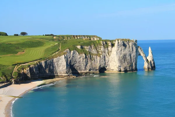 Etretat, ciudad normal en Francia — Foto de Stock