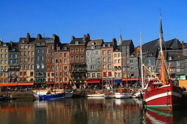 Porto da cidade normanda de Honfleur — Fotografia de Stock