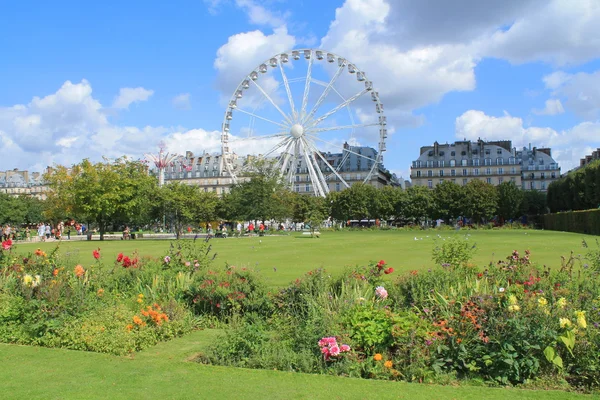 Колесо обозрения в Париже, Франция — стоковое фото