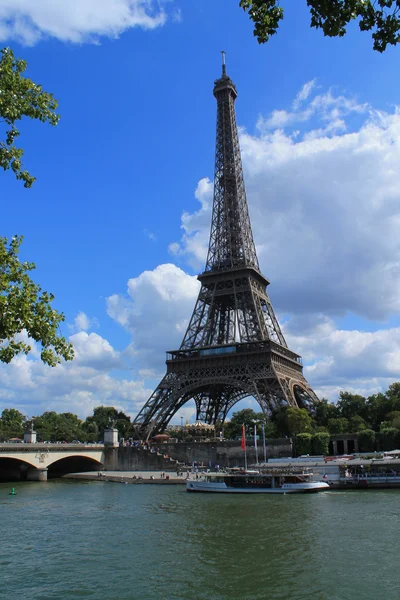 Eiffelturm in Paris, Frankreich — Stockfoto