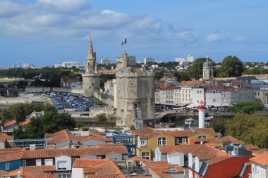 Sur duvarları ve La Rochelle, Fransa'nın Ortaçağ kuleleri