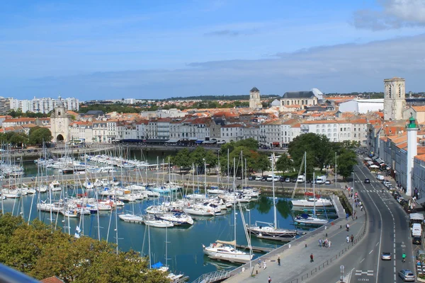 Sur duvarları ve La Rochelle, Fransa'nın Ortaçağ kuleleri — Stok fotoğraf