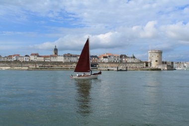 Sur duvarları ve La Rochelle, Fransa'nın Ortaçağ kuleleri