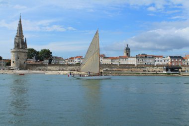 Sur duvarları ve La Rochelle, Fransa'nın Ortaçağ kuleleri