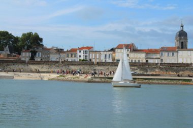 Sur duvarları ve La Rochelle, Fransa'nın Ortaçağ kuleleri