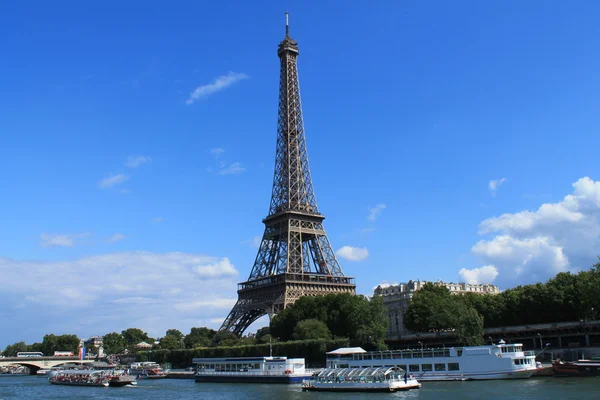 Eiffelturm in Paris, Frankreich — Stockfoto