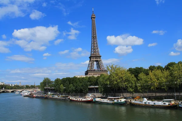 Eiffel torony Párizsban, Franciaországban — Stock Fotó